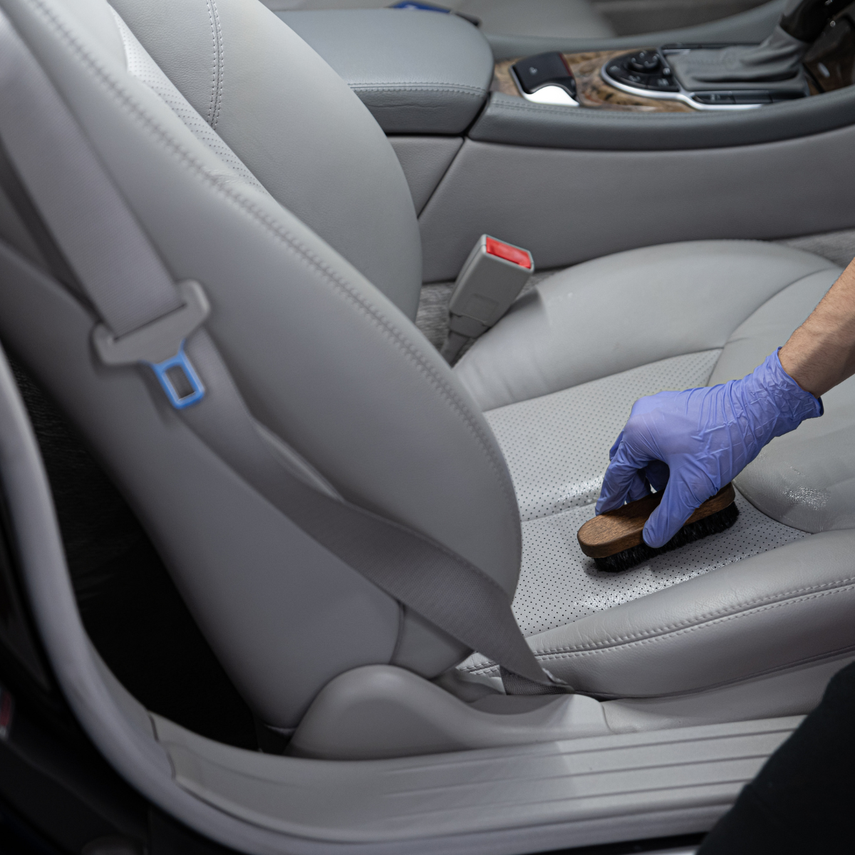 Car Interior Care: Effective Tips for Cleaning Leather Seats and the AC System