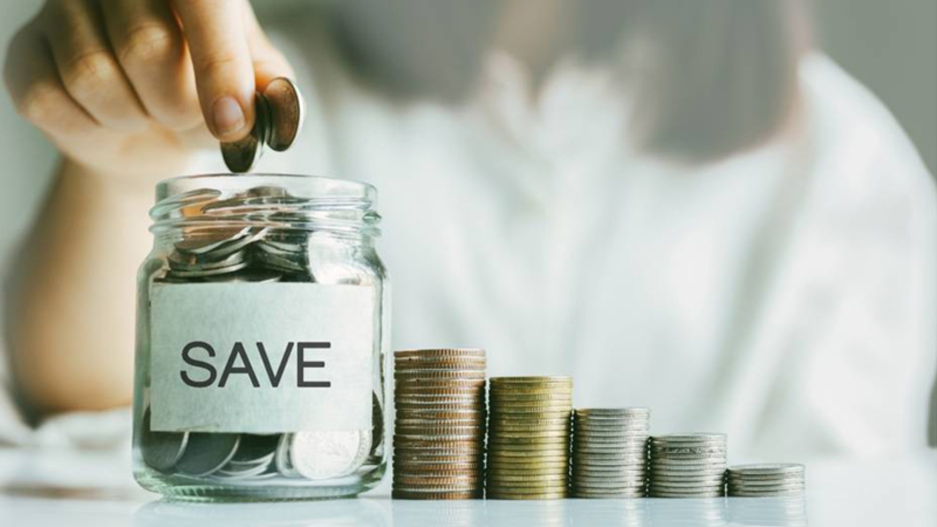 10 Simple Ways to Save Money Without Changing Your Lifestyle